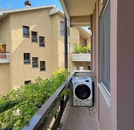 Moderno Bilocale Con Terrazzo * Rome